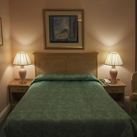 Her Majesty Hotel Londra Esterno foto